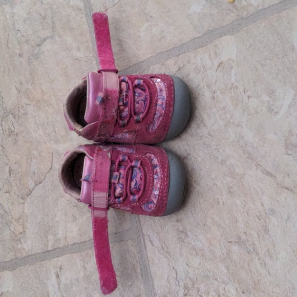 Pink Stride Rite shoes - Picture 2 of 9